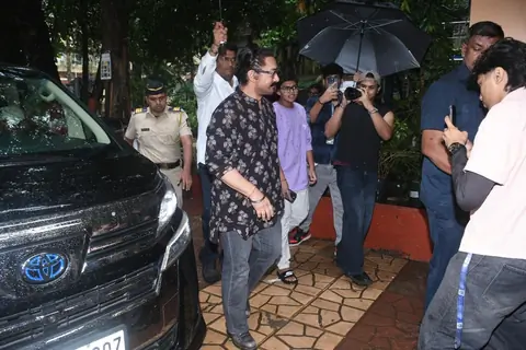 Aamir Khan  spotted in Bandra