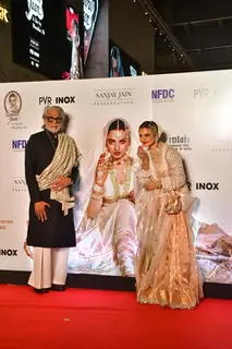 Rekha graces the re-release premiere of 'Umrao Jaan'