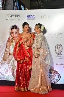 Tabu and Rekha graces the re-release premiere of 'Umrao Jaan'