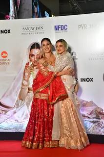 Tabu and Rekha graces the re-release premiere of 'Umrao Jaan'