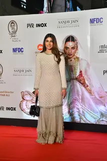 Alizeh Agnihotri graces the re-release premiere of 'Umrao Jaan'