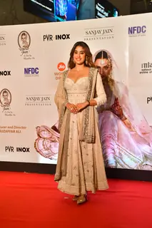 Janhvi Kapoor graces the re-release premiere of 'Umrao Jaan'