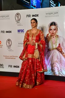 Tabu graces the re-release premiere of 'Umrao Jaan'