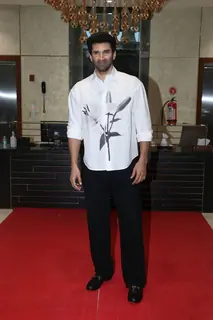 Aditya Roy Kapur snapped promoting Metro In...Dino