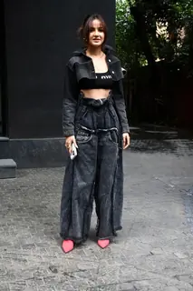 Jasmin Bhasin spotted at excel office in Bandra