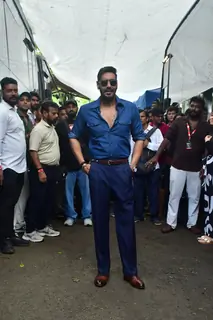 Ajay Devgn snapped promoting Son of Sardaar on the sets of Kapil sharma show