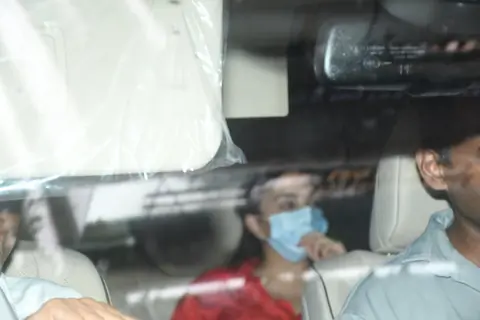 Kiara Advani spotted outside clinic in Bandra