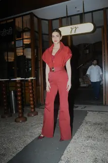 Kriti Sanon spotted outside restaurant in Bandra