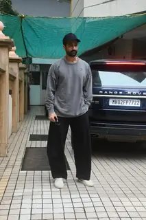 Vicky Kaushal spotted in Khar