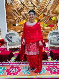 Samridhii Shukla on the set of Yeh Rishta Kya Kehlata Hai 