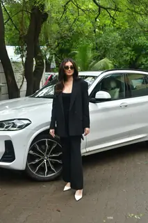 Tara Sutaria snapped in juhu