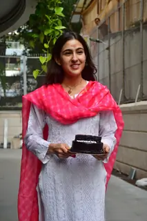 Sara Ali Khan snapped cutting her birthday cake