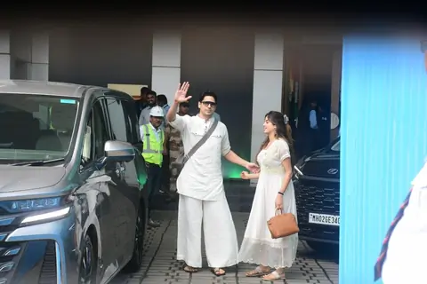 Sidharth Malhotra and Janhvi Kapoor return from Tirupati after Param Sundari promotions