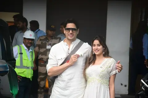 Sidharth Malhotra and Janhvi Kapoor return from Tirupati after Param Sundari promotions