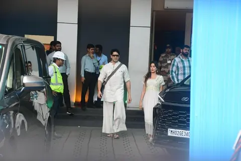 Sidharth Malhotra and Janhvi Kapoor return from Tirupati after Param Sundari promotions