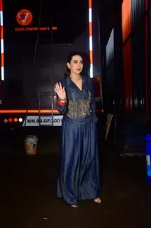 Karisma Kapoor and Shilpa Shetty snapped on sets of Super Dancer 5