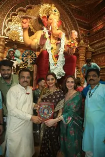 Esha Deol at Lalbaug Cha Raja Darshan