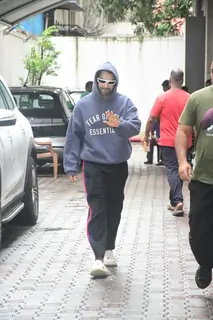 Varun Dhawan spotted at Ramesh Taurani's office in Khar 