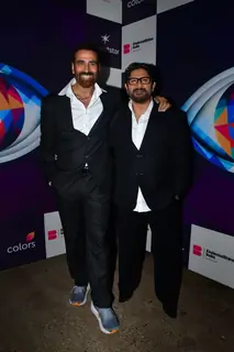 Akshay Kumar and Arshad Warsi snapped promoting 'Jolly LLB 3' on the sets Big Boss 19