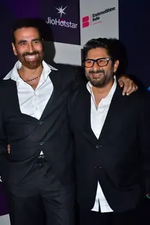 Akshay Kumar and Arshad Warsi snapped promoting 'Jolly LLB 3' on the sets Big Boss 19