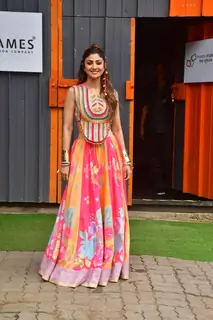 Shilpa Shetty snapped on the sets of  'Super dancer 5'