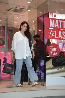 Dia Mirza snapped outside a store in Khar