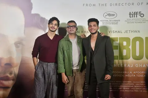 Ishaan Khatter, Vishal Jethwa and Neeraj Ghaywan snapped at the Homebound press conference