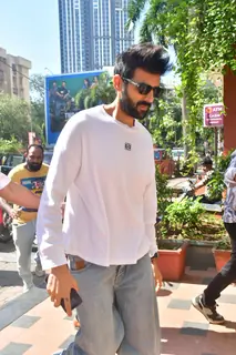 Kartik Aaryan snapped at Anees Bazmee office in Andheri