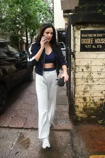 Natasa Stankovic snapped outside clinic in Khar