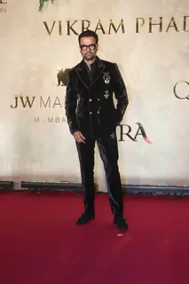 Salman Khan, Sonakshi Sinha, Sushmita Sen, Riteish Deshumukh, Genelia Deshumukh and other celebs attend Vikram Phadnis’ 35 Years anniversary celebration