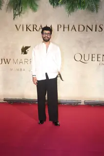 Salman Khan, Sonakshi Sinha, Sushmita Sen, Riteish Deshumukh, Genelia Deshumukh and other celebs attend Vikram Phadnis’ 35 Years anniversary celebration