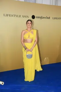 Dhvani Bhanushali grace the Lifestyle Diwali Bash 2025