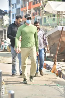 Sidharth Malhotra snapped at Versova Jetty