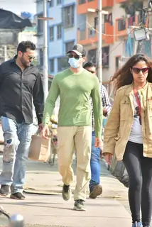Sidharth Malhotra snapped at Versova Jetty