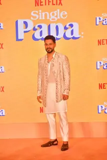 Kunal Kemmu grace the trailer launch of Single Papa