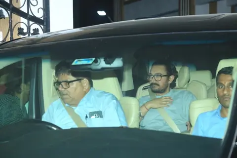 Aamir Khan and Gauri Spratt  snapped in Bandra