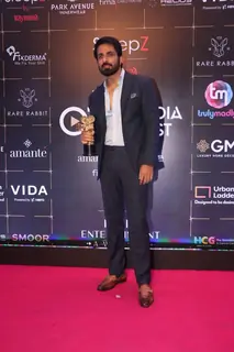 Sonu Sood grace the red carpet and awards ceremony of Bollywood Hungama OTT India Fest 2025