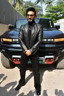 Ranveer Singh snapped at Juhu PVR