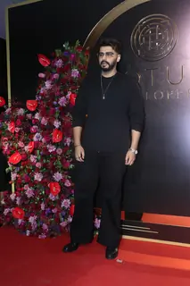 Arjun Kapoor snapped at Anand Pandit’s birthday bash