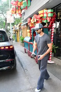 Shahid Kapoor spotted in Bandra