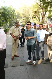 Sachin Tendulkar snapped at voting centre