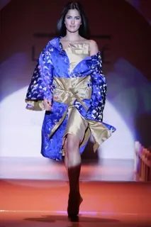 Katrina Kaif walking on the ramp at Narendra Kumar''s oriental fantasy collection inspired by Lakme''s freespirit spring/summer 2007