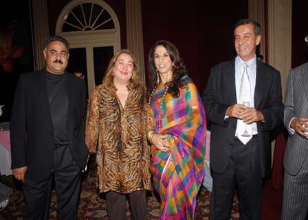 Rima and Manoj Jain , shobhaa De with Shailendra Bhandari