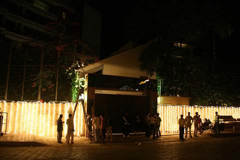 Preparations in full swing at Aishwarya Rai and Abhishek Bachchan''s residence