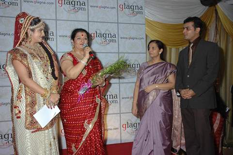 Apara Mehta at glagnacom utsav launch at parle