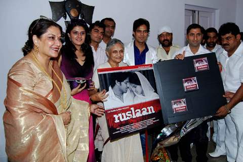 Delhi Cheif Minister Sheila Dikshit with Moushmi Chatterjee and her daughter Meghaa, at the music launch for the film &quot;Ruslaan&quot;, in New Delhi on Tuesday