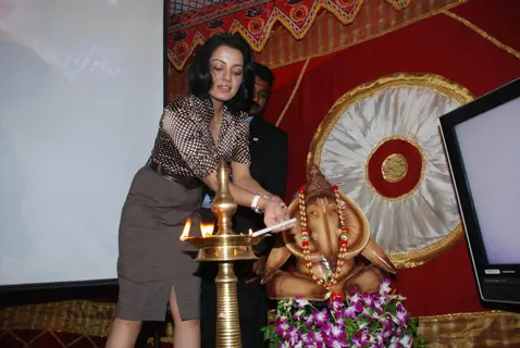 Celina Jaitley at Aditya Jyot Eye Hospital to launch care for the eye program at Wadala, in Mumbai
