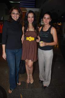 Deepshikha and Shruti Seth at ''Public Enemies'' premiere at fame, in Mumbai