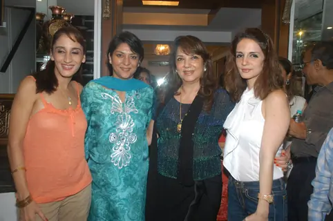 Priya Dutt and Suzanne Roshan at Ohm art exhibition at Juhu, in Mumbai
