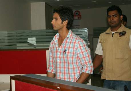 Bollywood actor Shahid Kapoor at BIG 927 FM office for promoting his film ''''Kaminey'''', in New Delhi on Sunday-